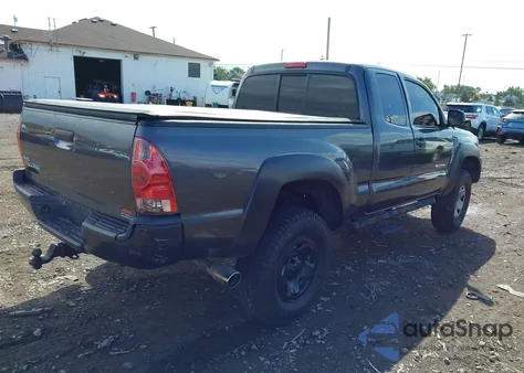 2015 Toyota Tacoma z USA, uszkodzony, nr VIN 5TFUX4EN4FX037691